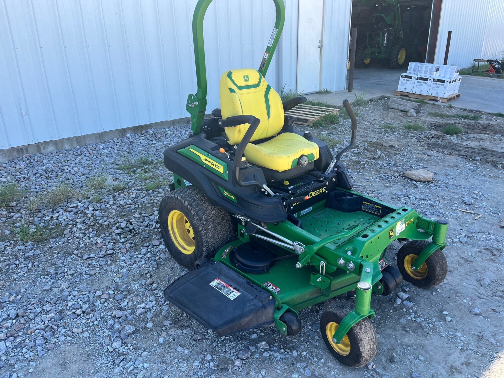 2023 John Deere Z930M Image 2