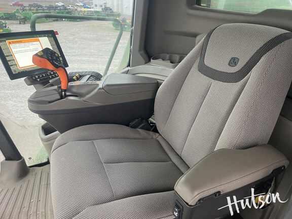 Photo of 2025 John Deere S7 800