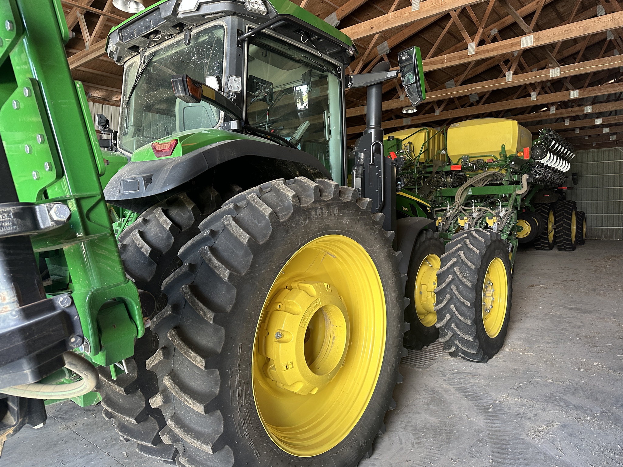 2022 John Deere 8R 340 Image 1
