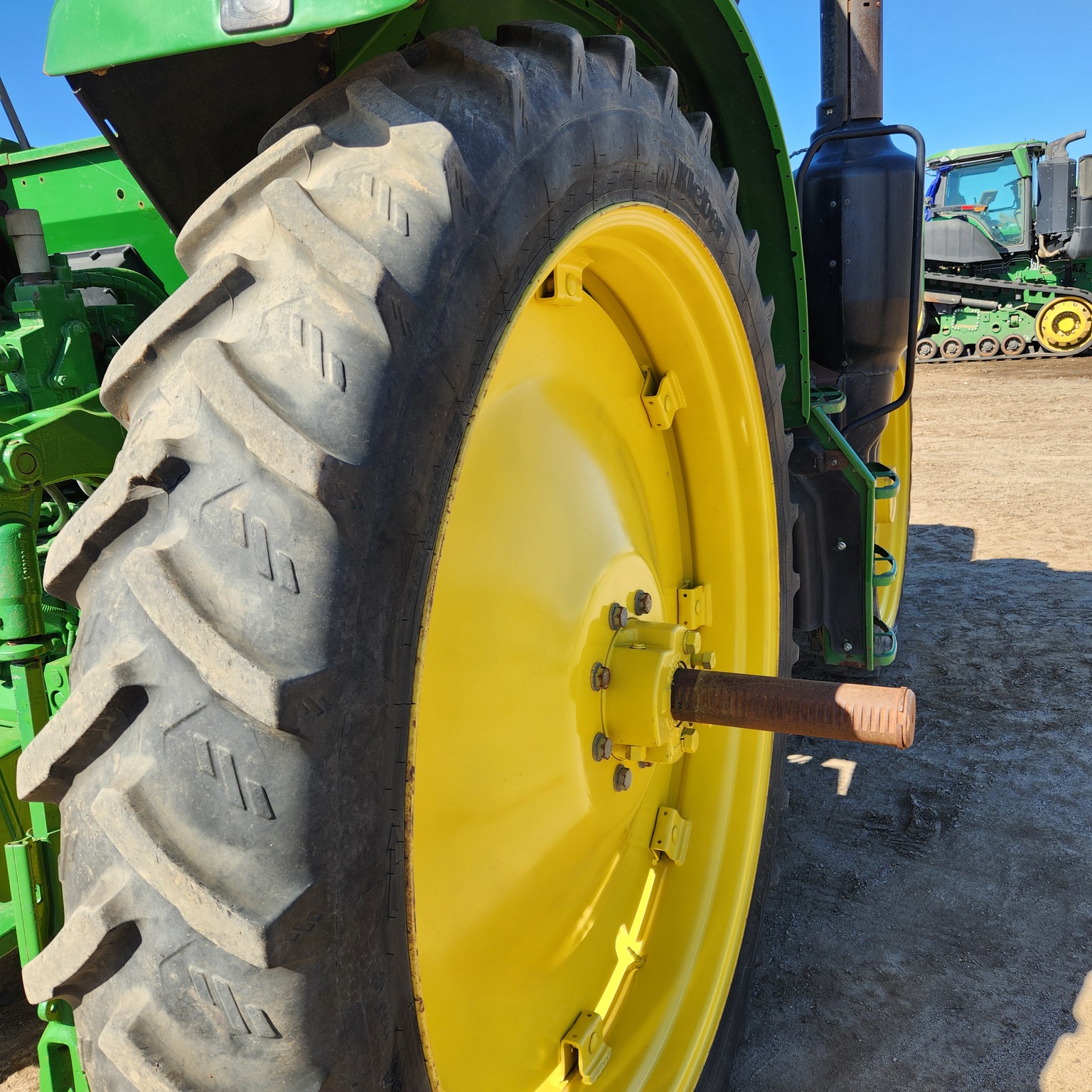 2016 John Deere 6130M Image 9
