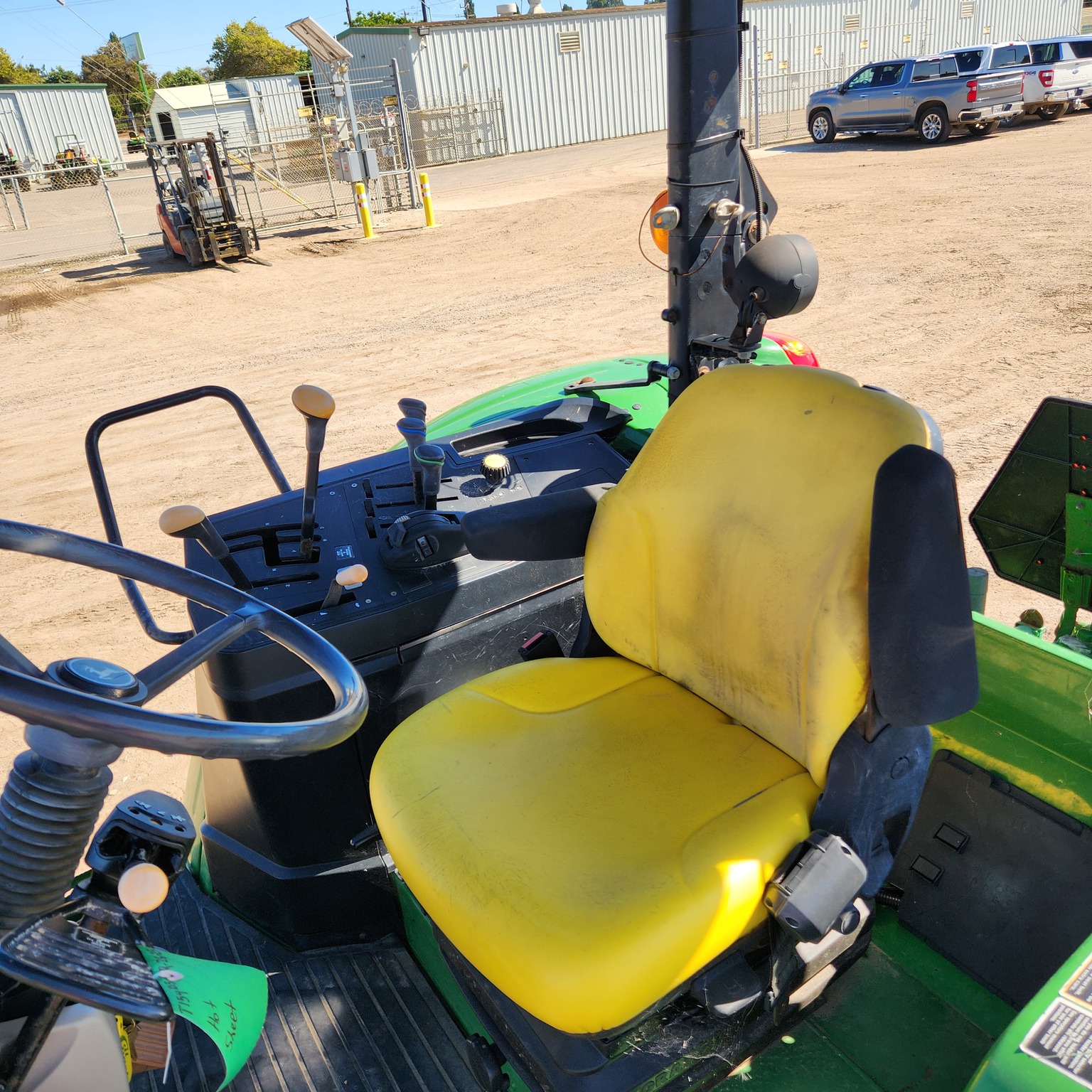 2016 John Deere 6130M Image 11