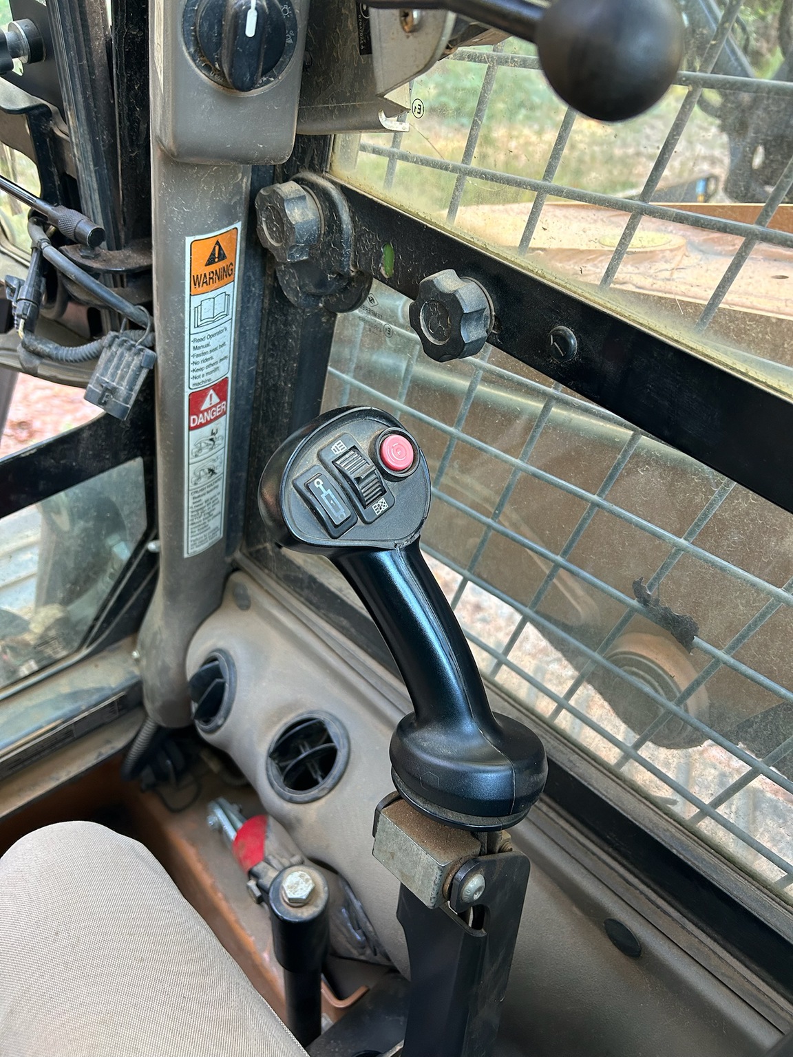 2016 Case TR340 Image 11