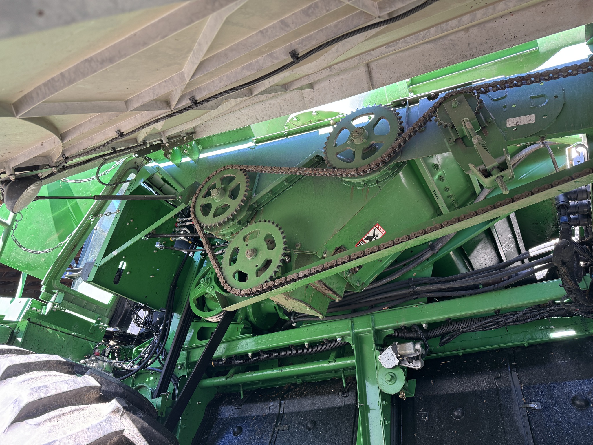 2013 John Deere S680 Image 18