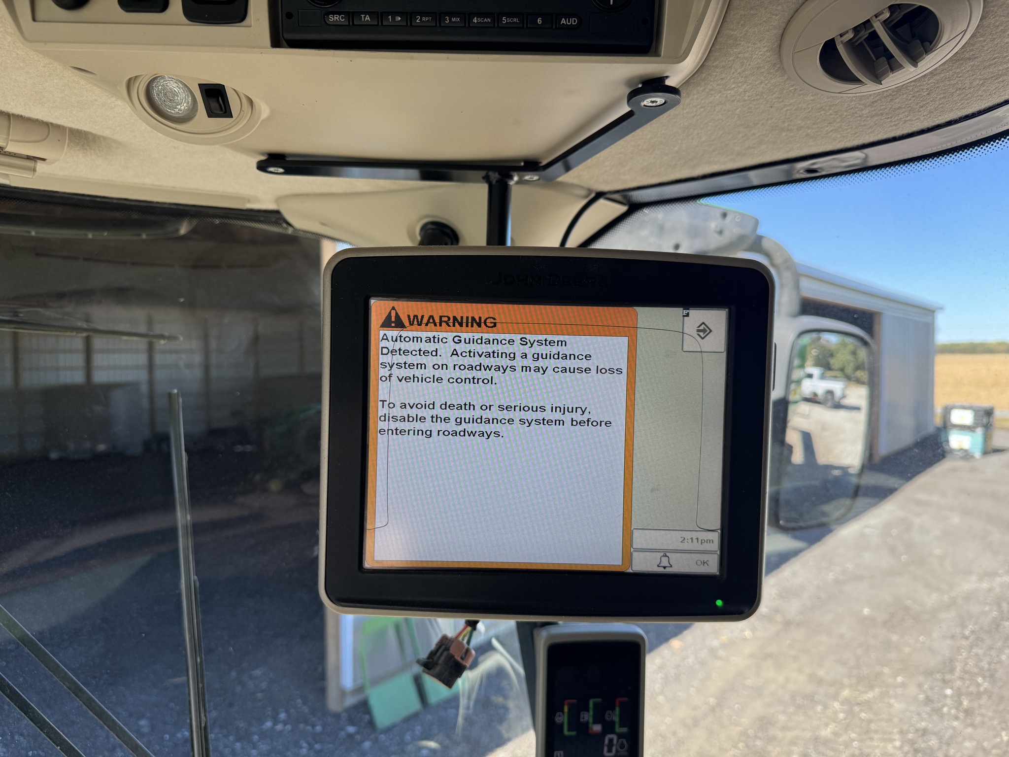 2013 John Deere S680 Image 24