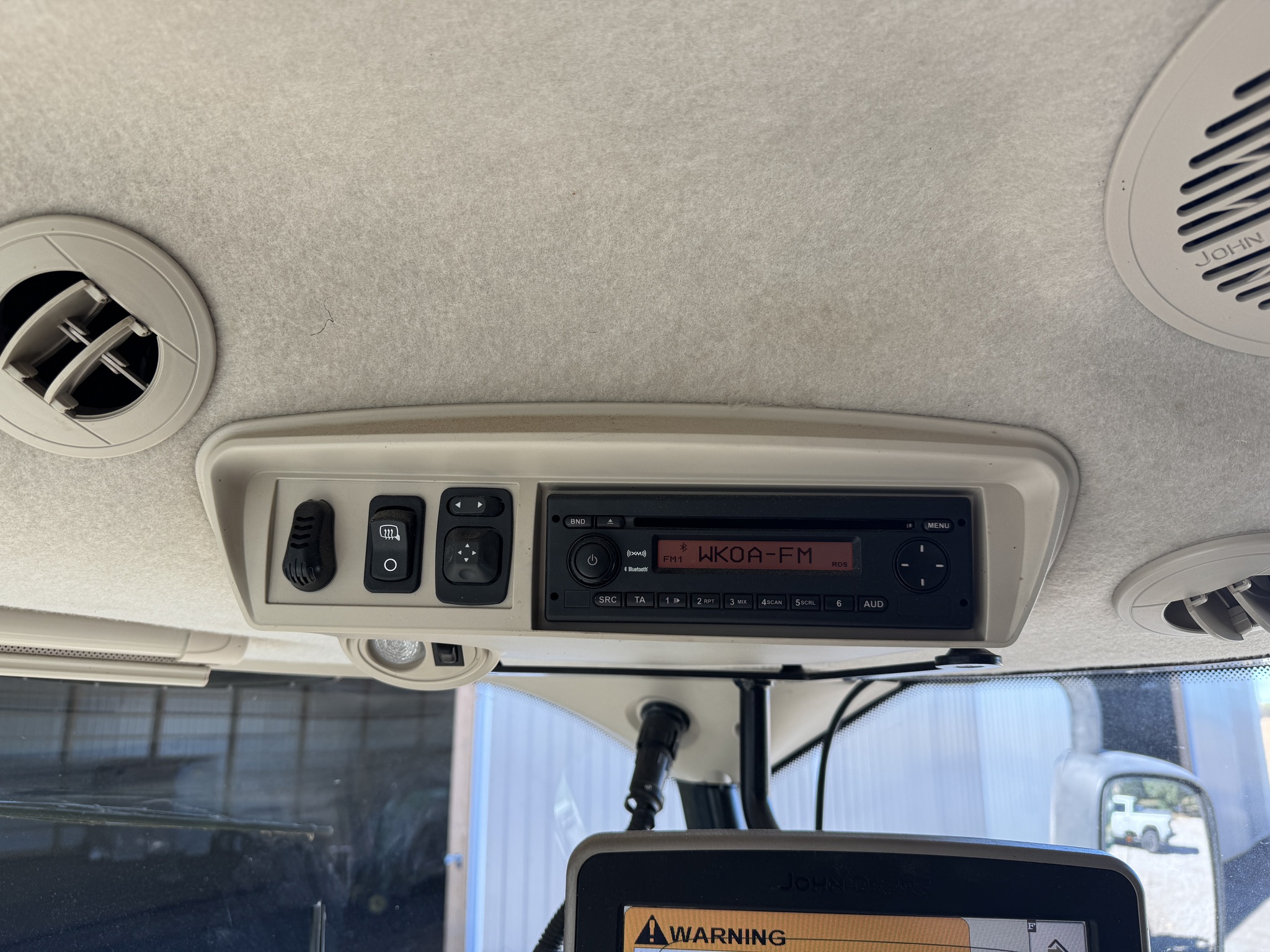 2013 John Deere S680 Image 25