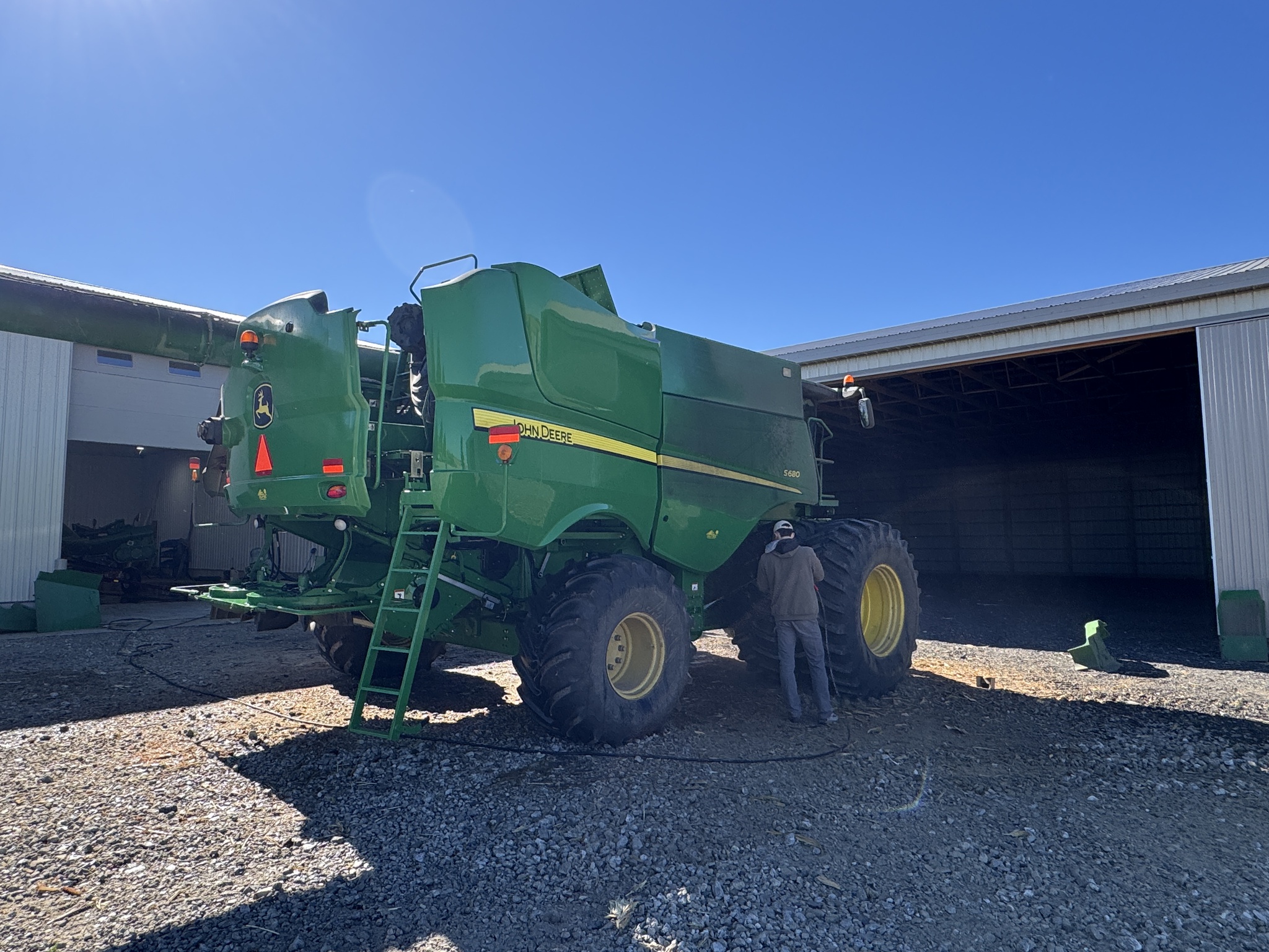 2013 John Deere S680 Image 30