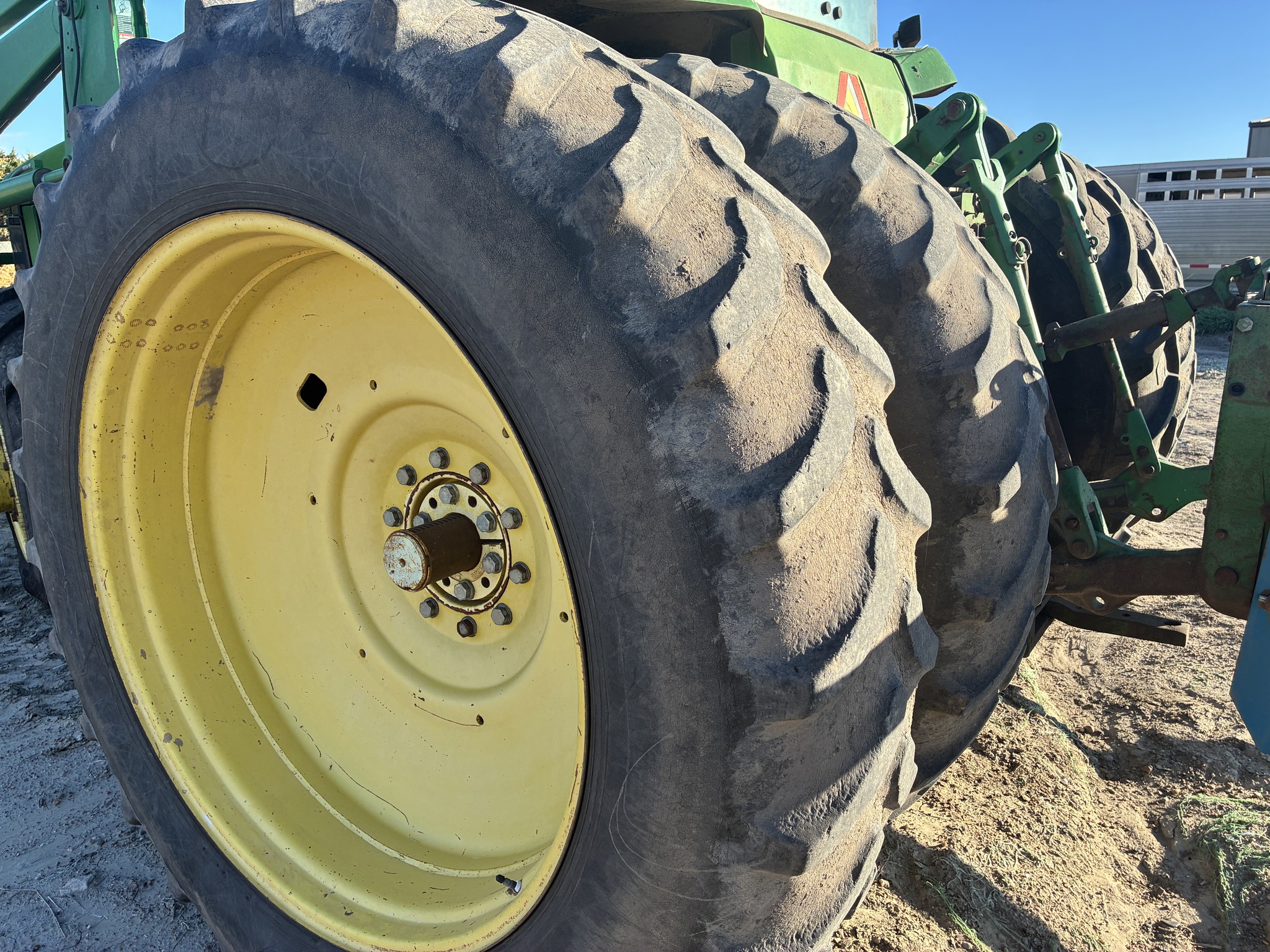 1996 John Deere 8200 Image 12