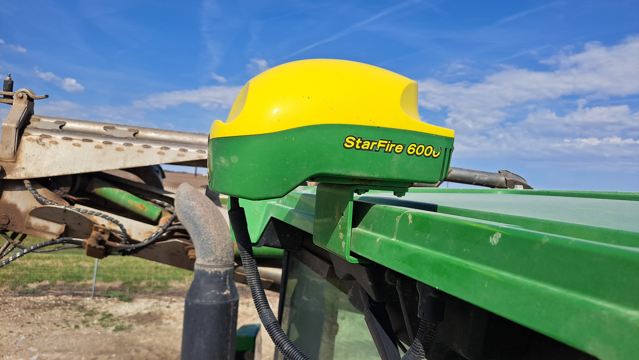  2022 John Deere 800R at Heritage Tractor in Galesburg, IL
