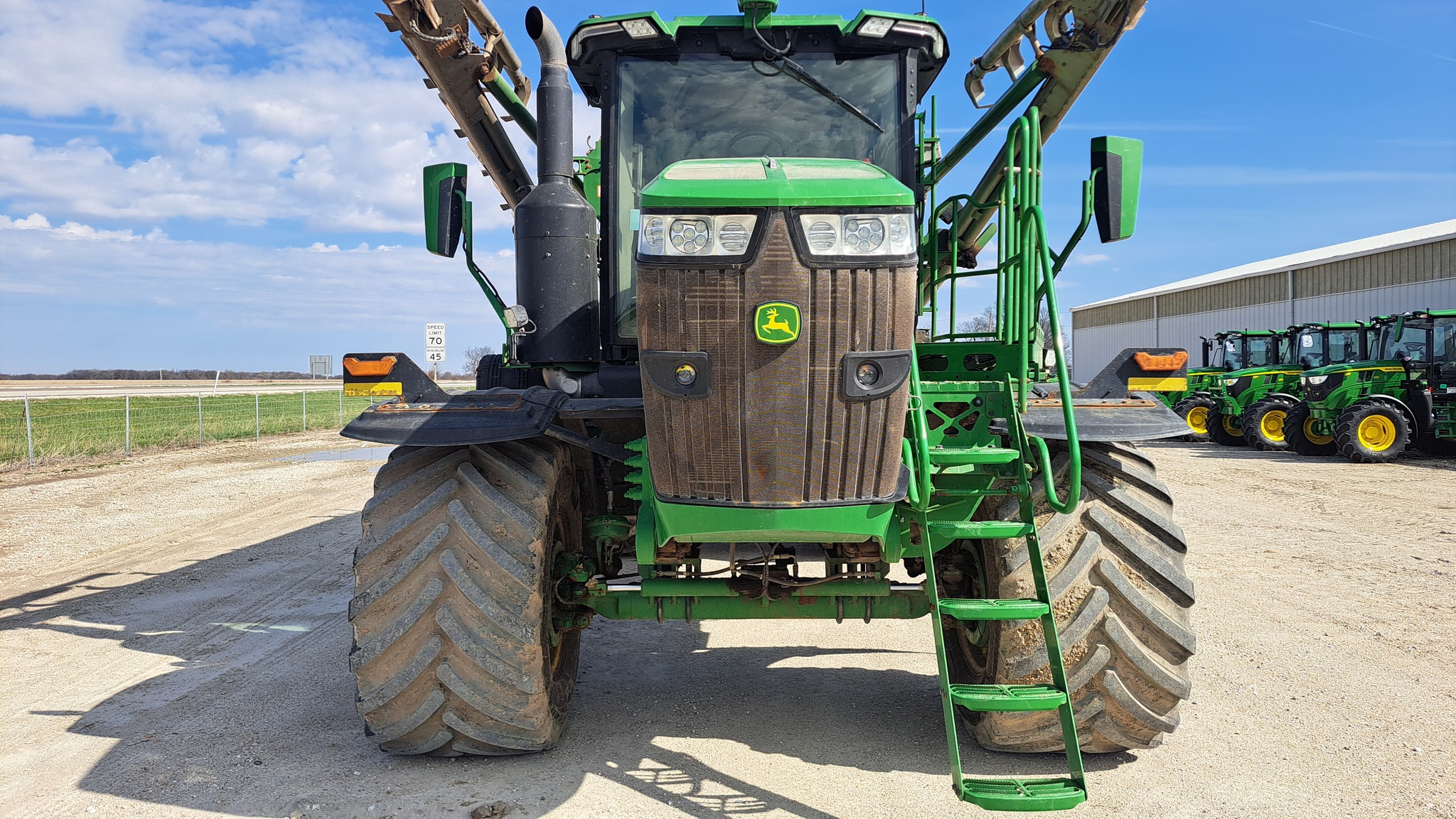  2022 John Deere 800R at Heritage Tractor in Galesburg, IL