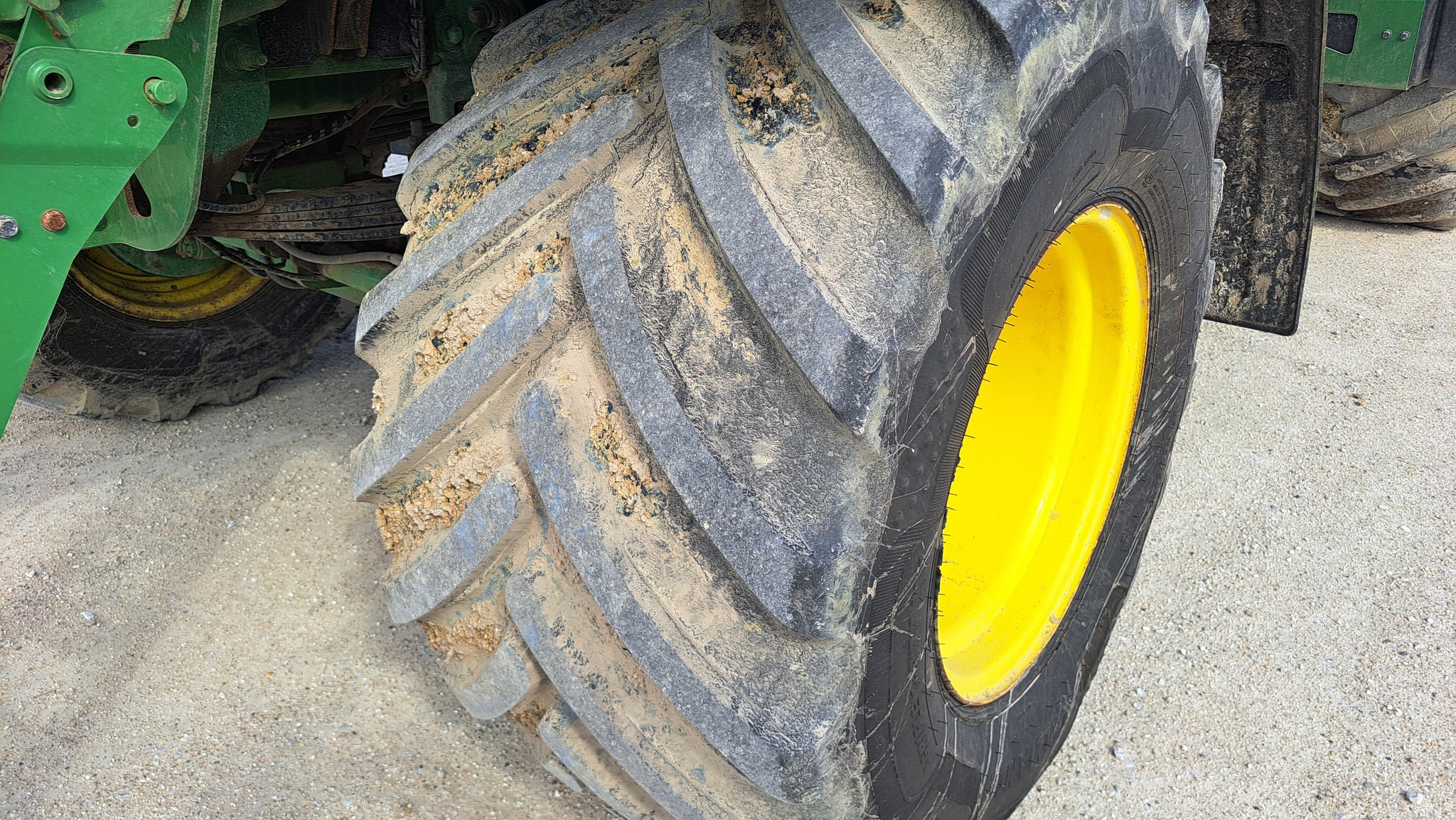  2022 John Deere 800R at Heritage Tractor in Galesburg, IL