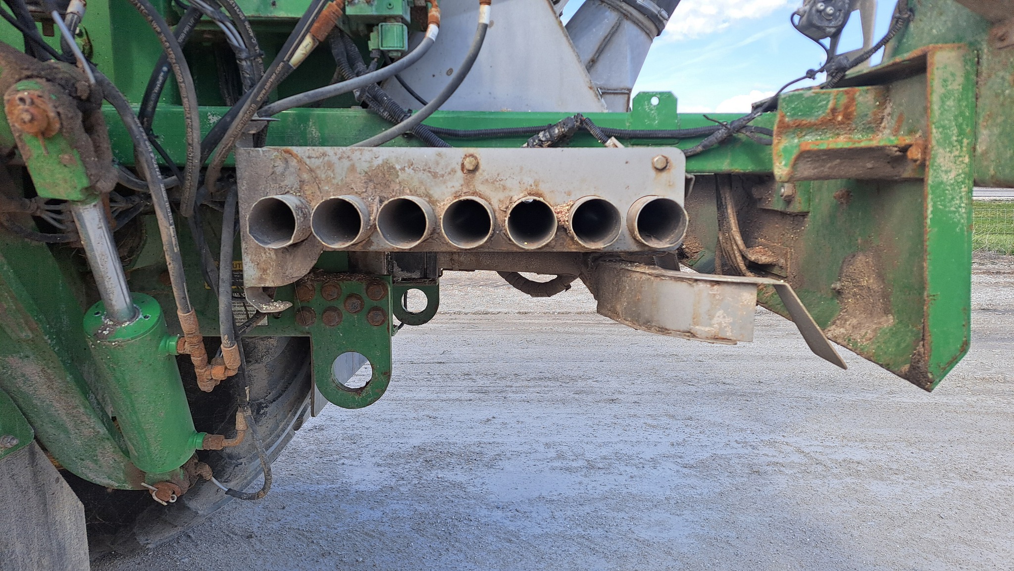  2022 John Deere 800R at Heritage Tractor in Galesburg, IL