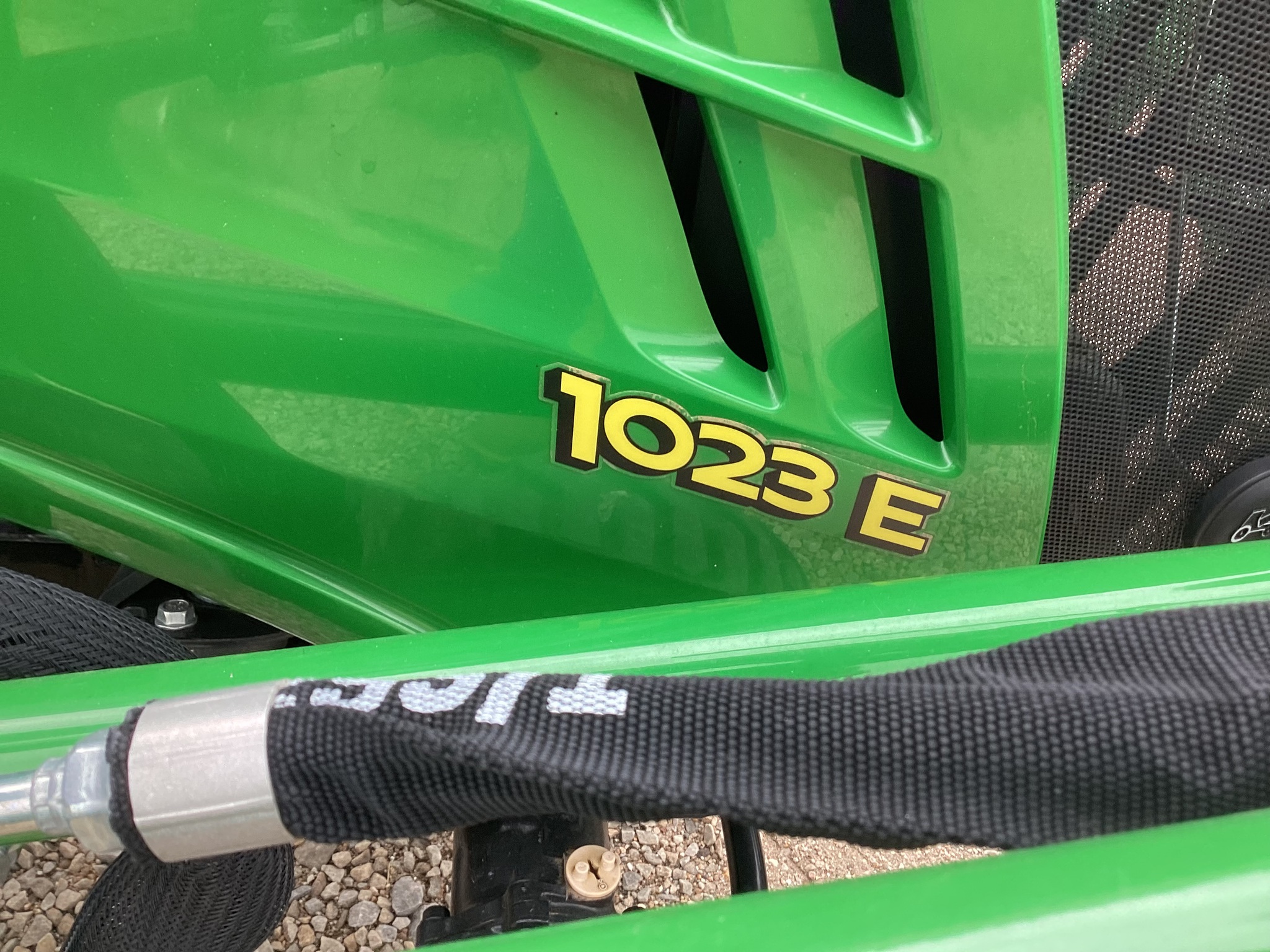 2021 John Deere 1023E Image 12
