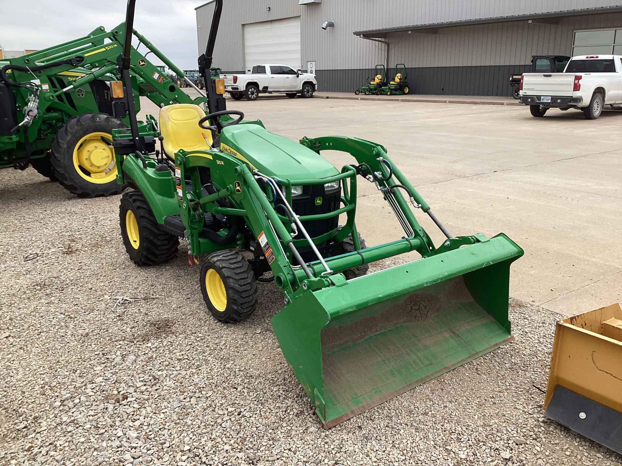 2021 John Deere 1023E Image 2