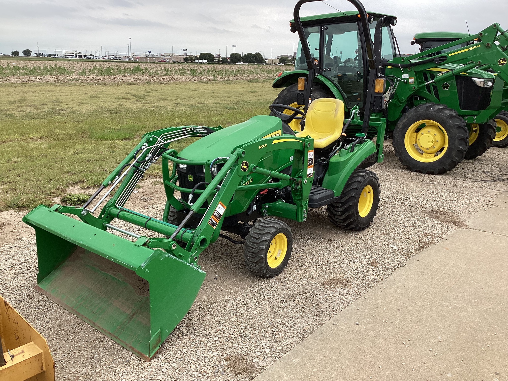 2021 John Deere 1023E Image 3