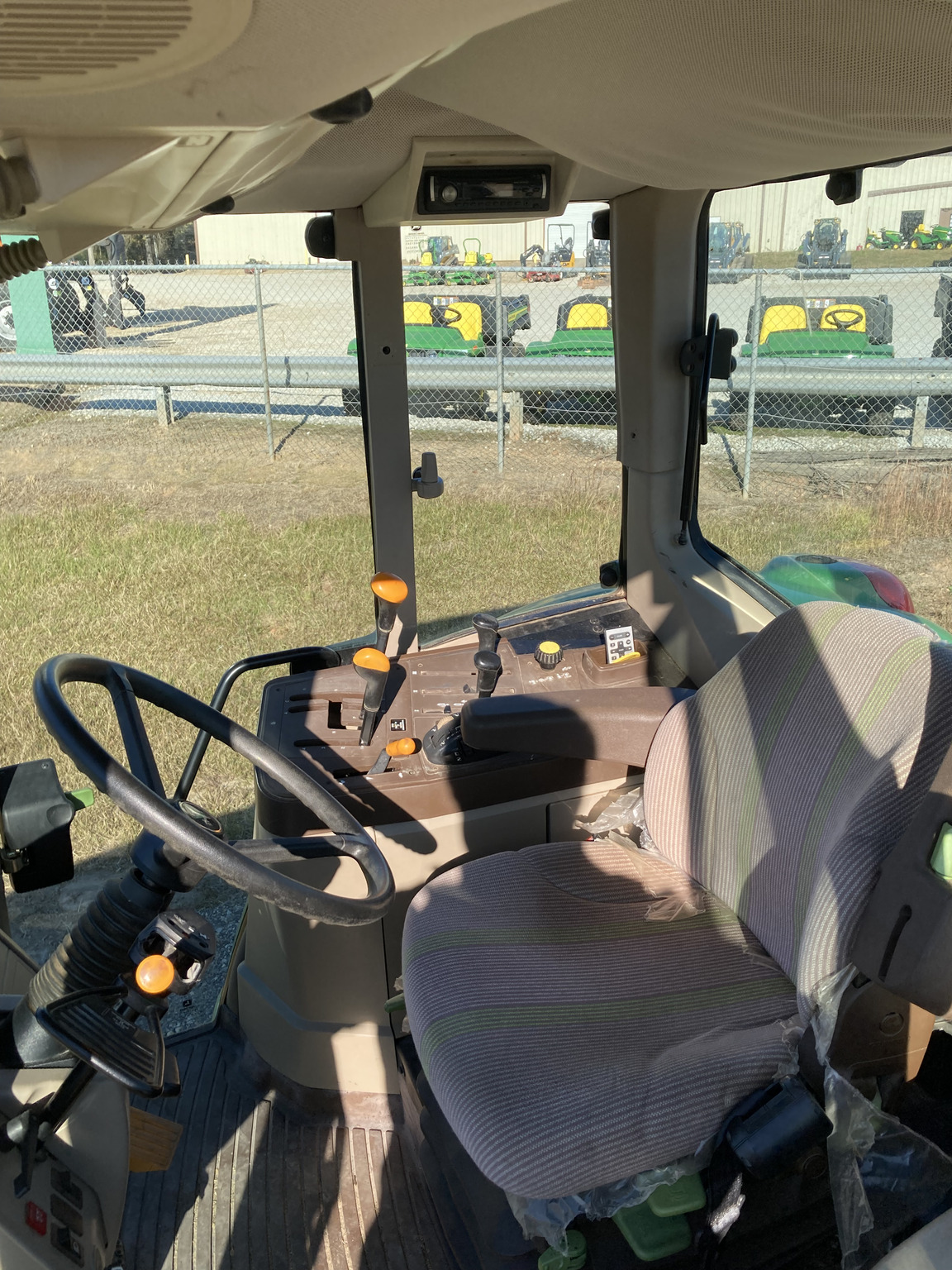 2007 John Deere 6215 Image 4