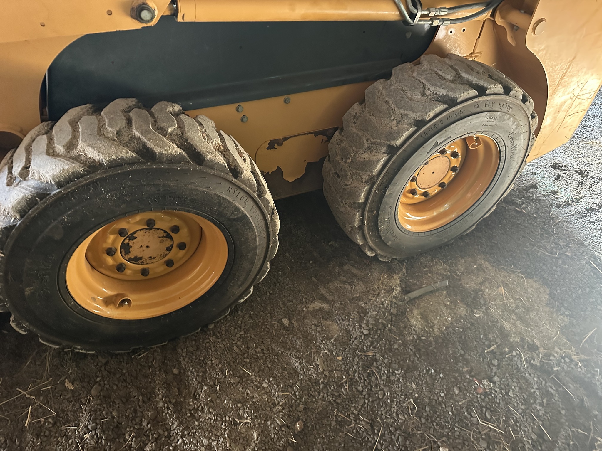 2007 Case 440 Image 2