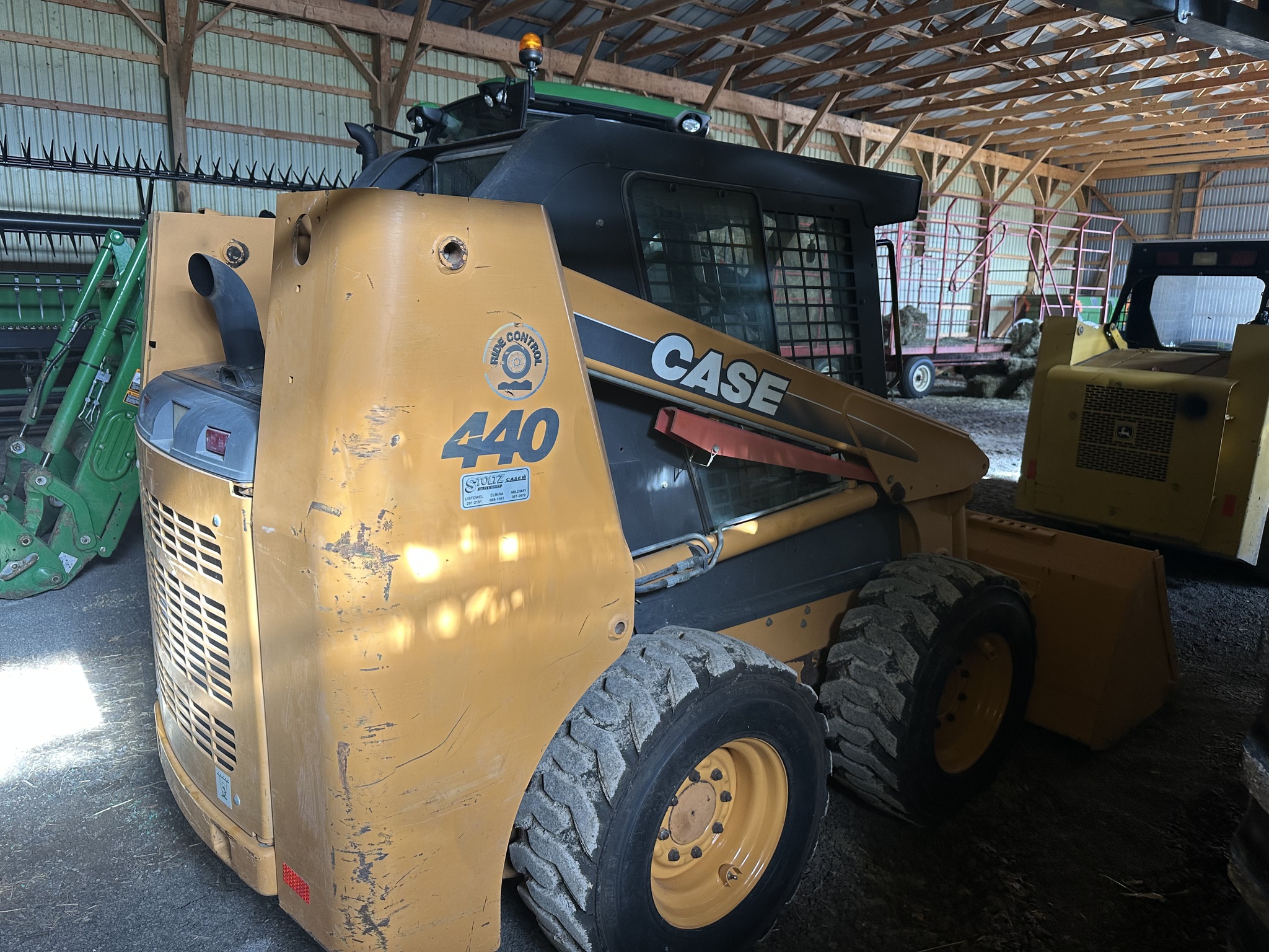 2007 Case 440 Image 4