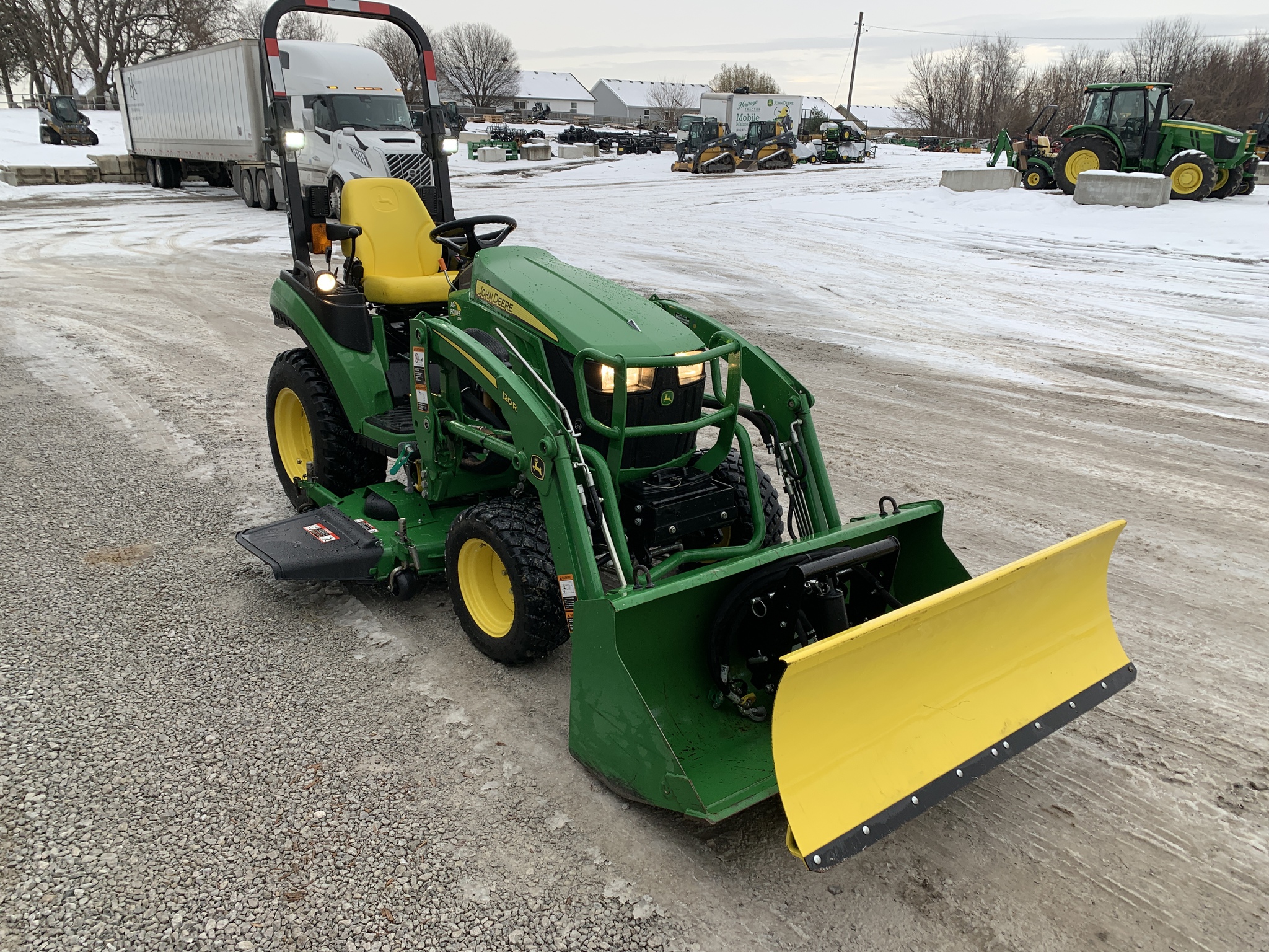  2019 John Deere 2025R at Heritage Tractor in Smithville, MO