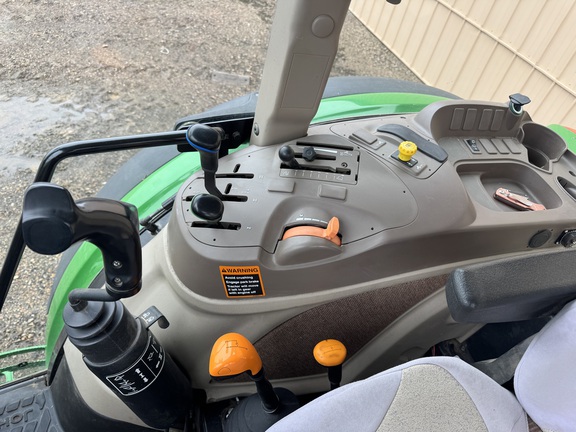 2015 John Deere 6140D - Photo17