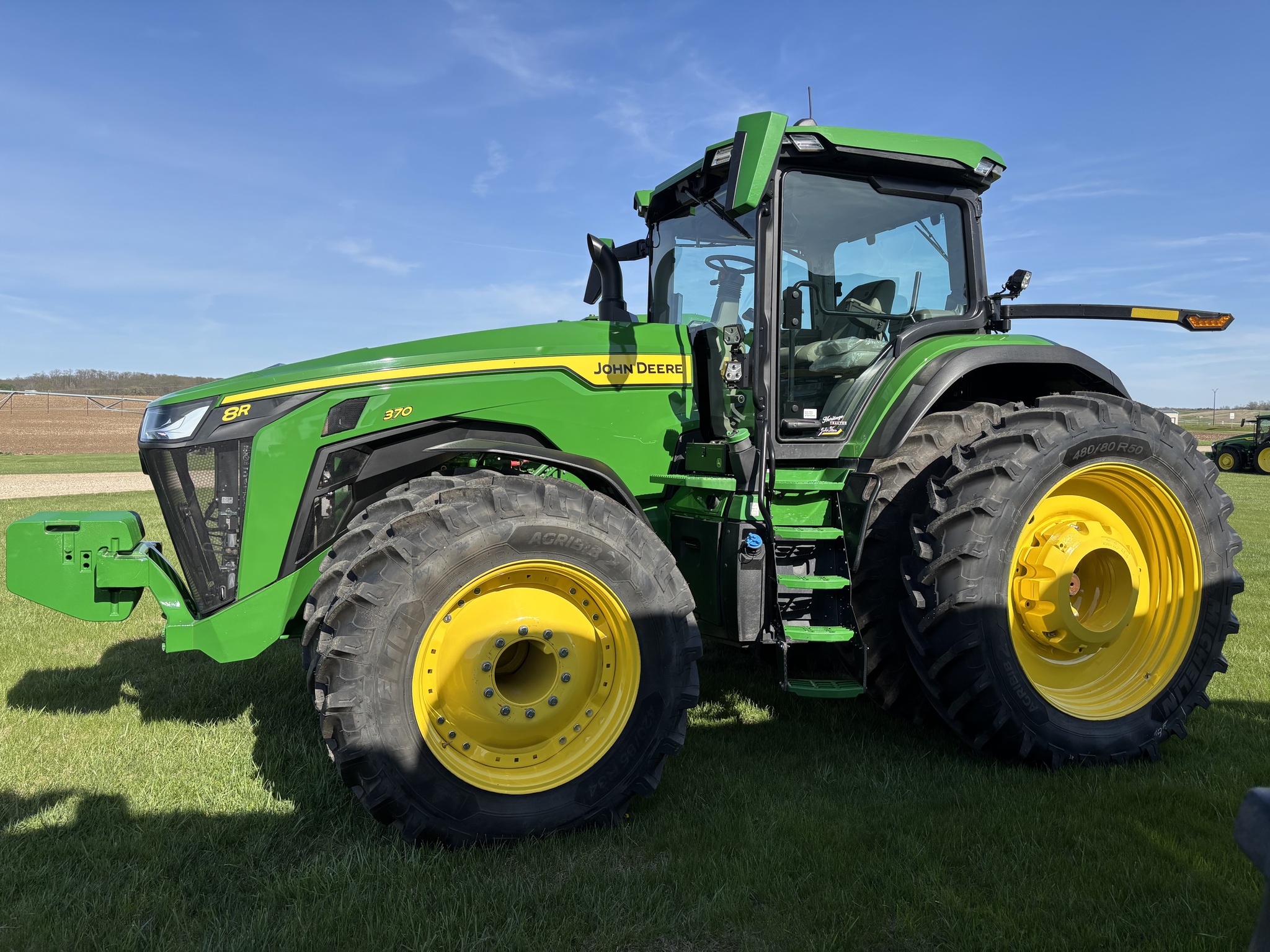 2025 John Deere 8R 370 at Heritage Tractor in Lacon, IL