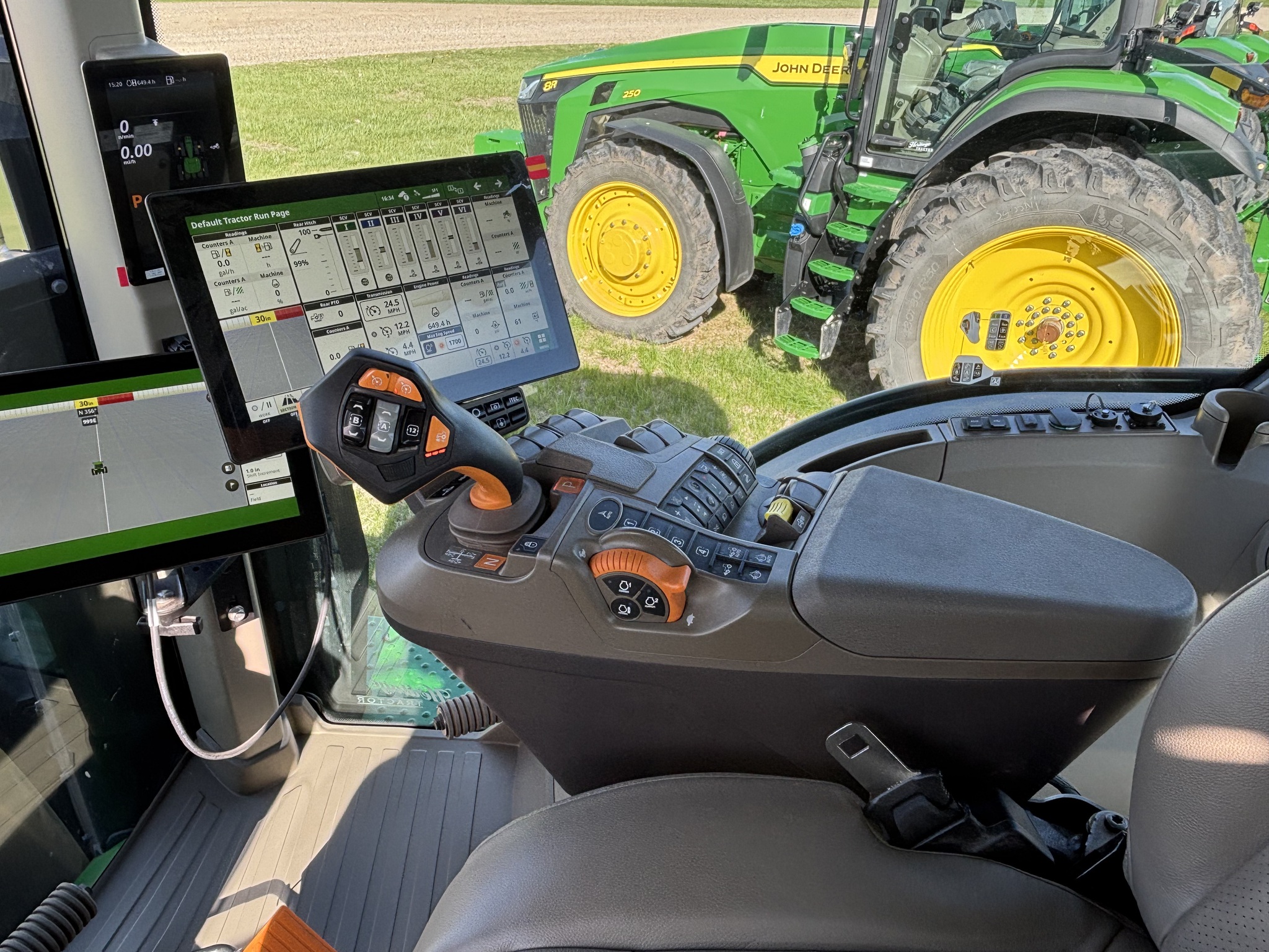  2025 John Deere 8R 370 at Heritage Tractor in Lacon, IL