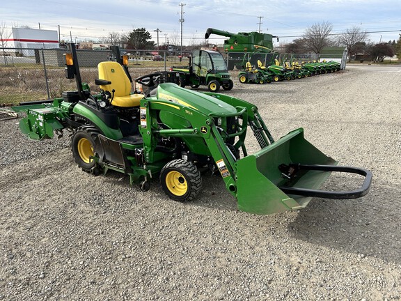 Photo of 2022 John Deere 1025R