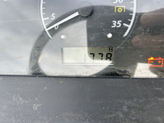 Photo of 2022 John Deere 1025R