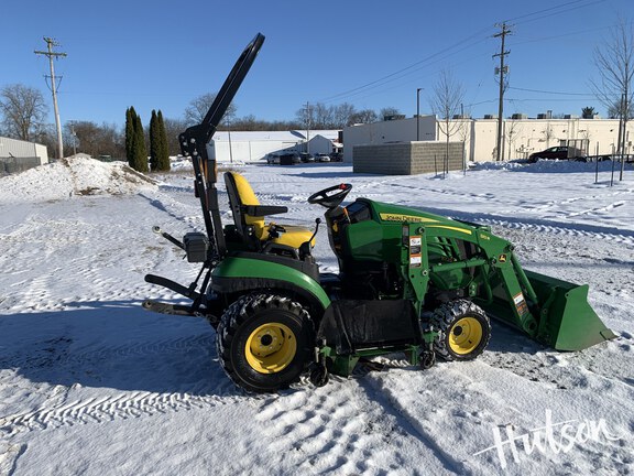 Photo of 2022 John Deere 1025R