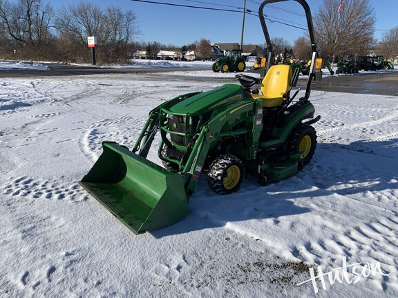 Photo of 2022 John Deere 1025R
