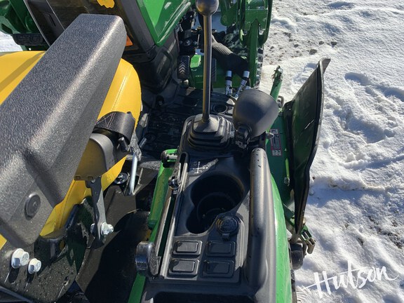 Photo of 2022 John Deere 1025R