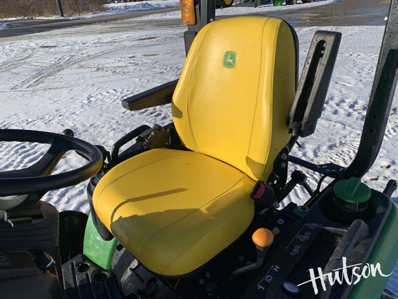 Photo of 2022 John Deere 1025R