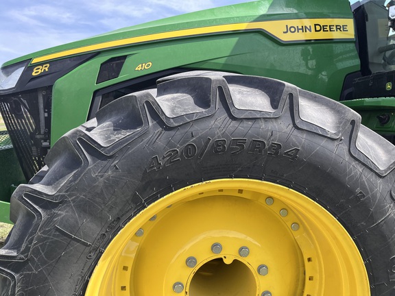 2025 John Deere 8R 410 - Photo10