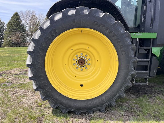 2025 John Deere 8R 410 - Photo15