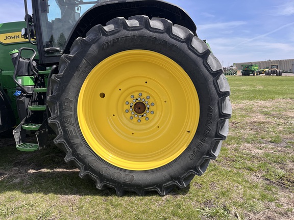 2025 John Deere 8R 410 - Photo19