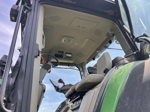 2025 John Deere 8R 410 - Photo32