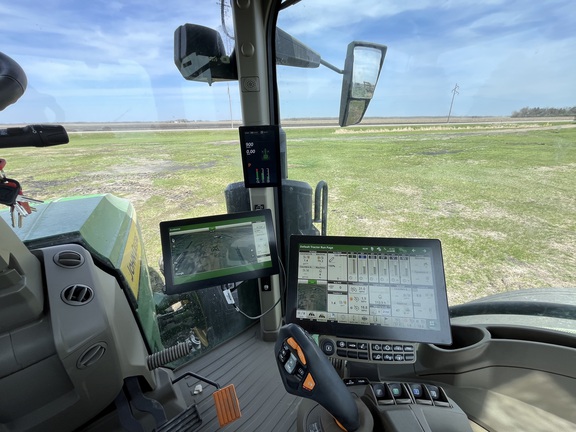 2025 John Deere 8R 410 - Photo35