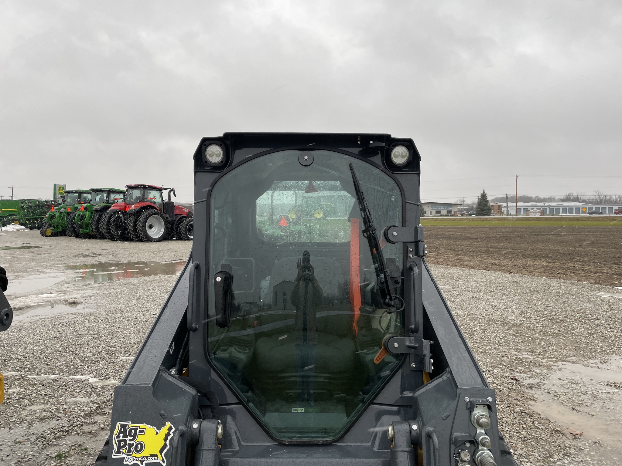 2025 John Deere 317G Image 2