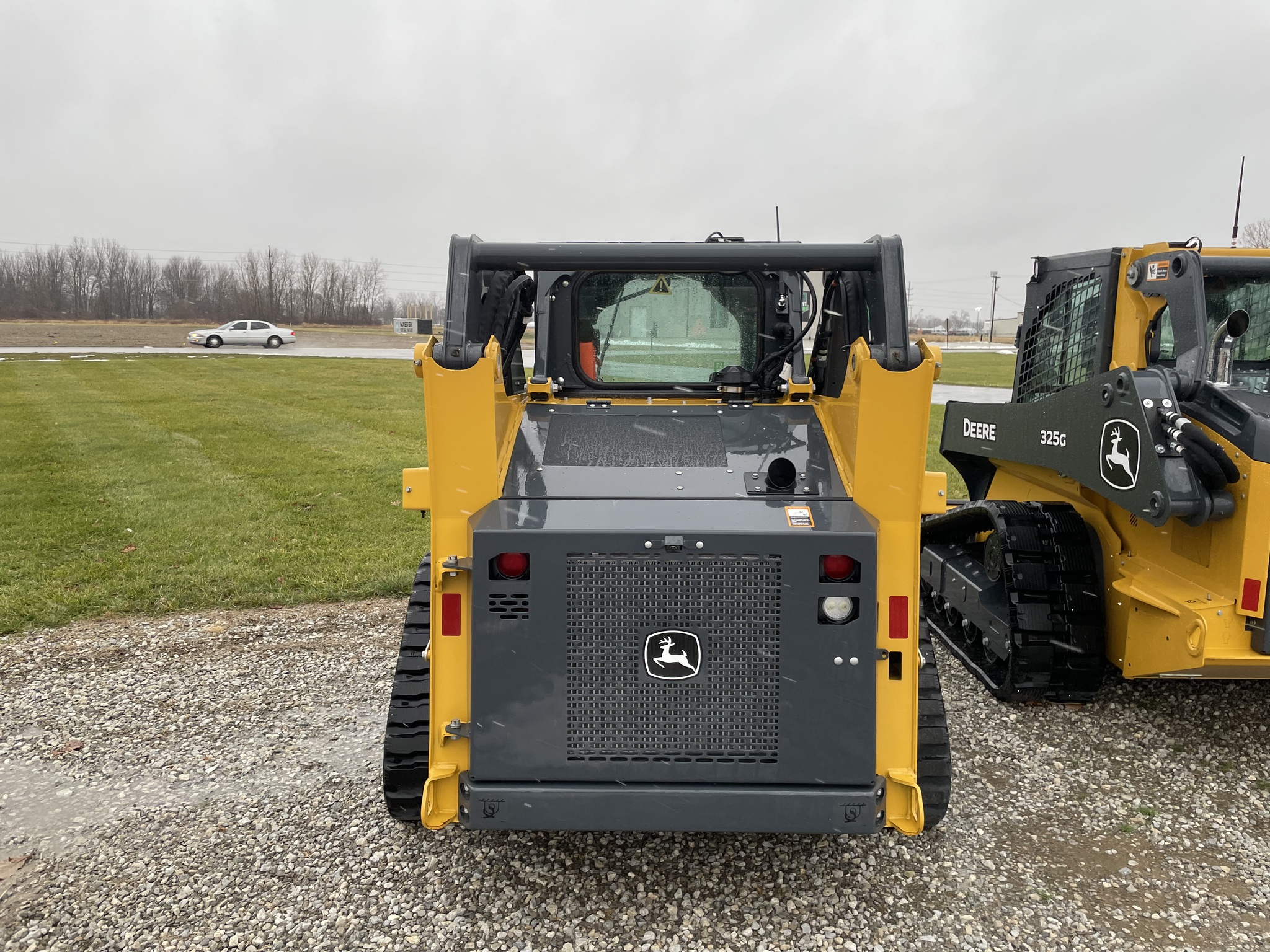 2025 John Deere 317G Image 6