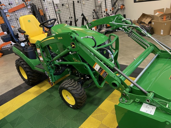 2025 John Deere 1025R Photo 1