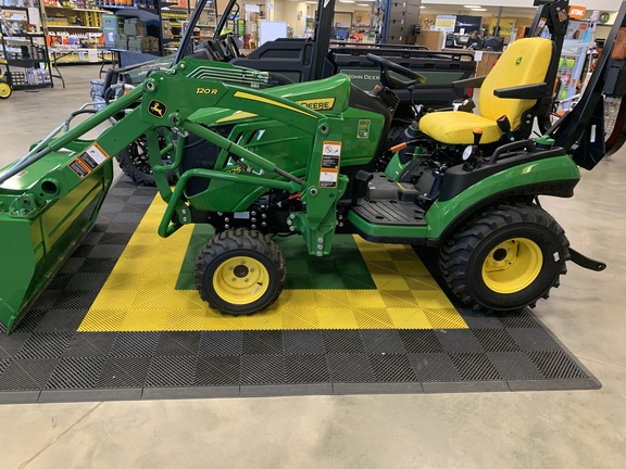 2025 John Deere 1025R Photo 2