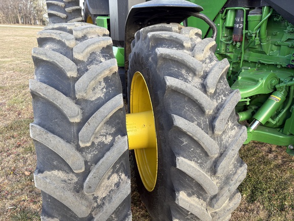 2025 John Deere 8R 410 - Photo9