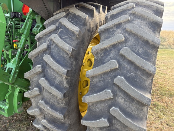 2025 John Deere 8R 410 - Photo18