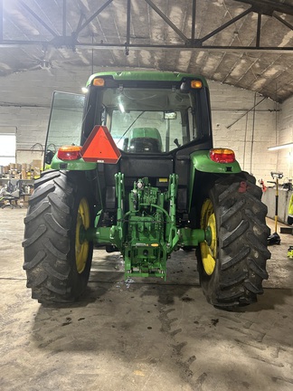 Photo of 2011 John Deere 6330