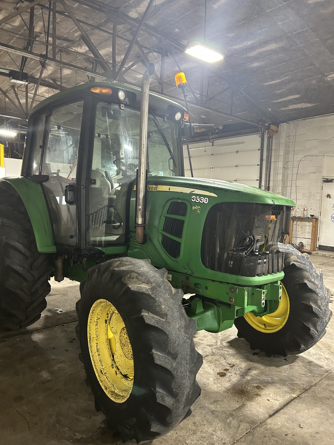 2011 John Deere 6330