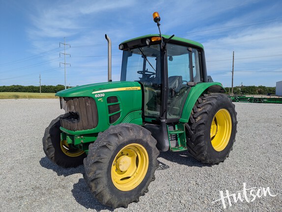 Photo of 2011 John Deere 6330