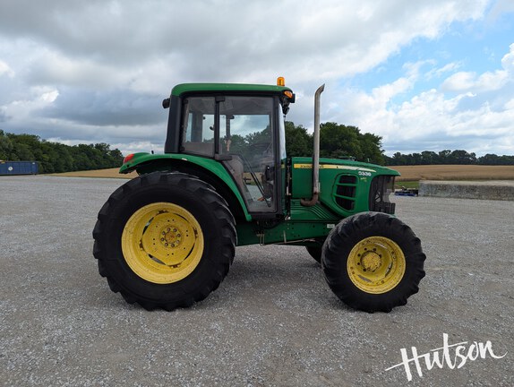 Photo of 2011 John Deere 6330
