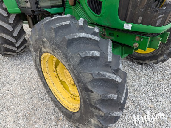Photo of 2011 John Deere 6330