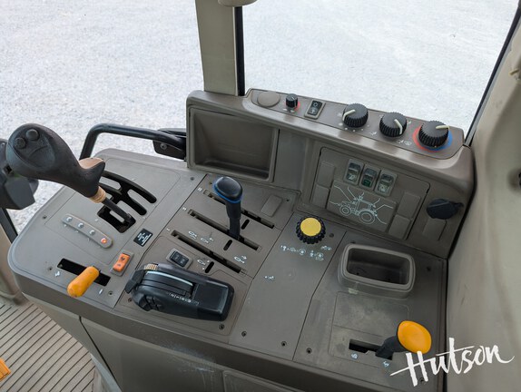 Photo of 2011 John Deere 6330