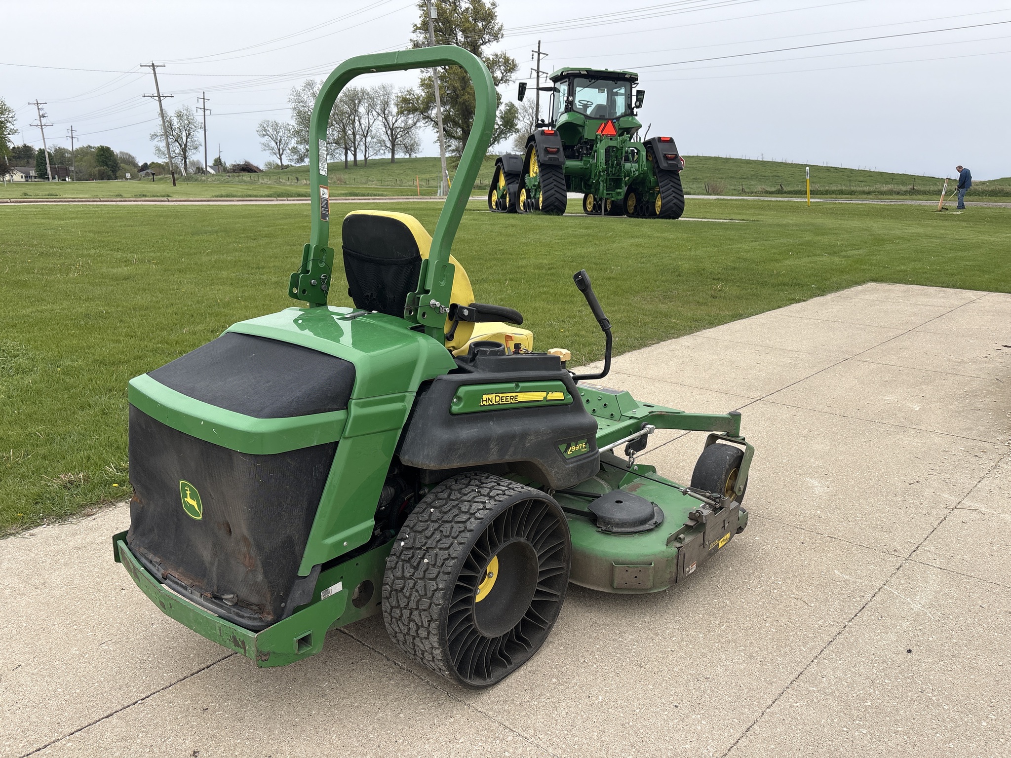  2022 John Deere Z997R at Heritage Tractor in Geneseo, IL
