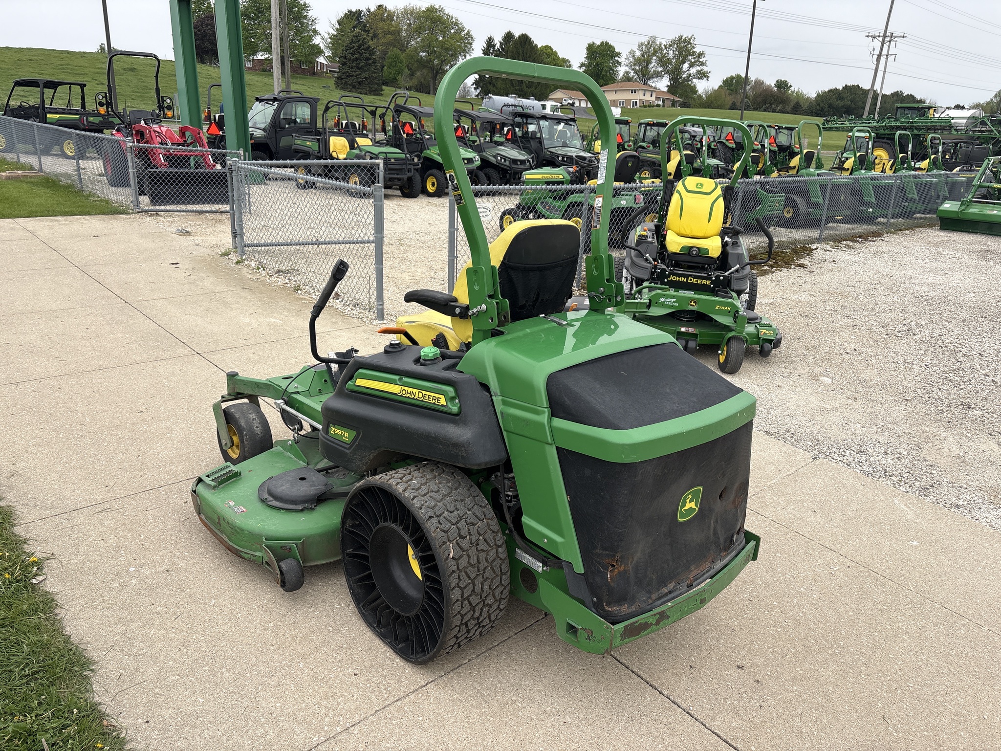  2022 John Deere Z997R at Heritage Tractor in Geneseo, IL